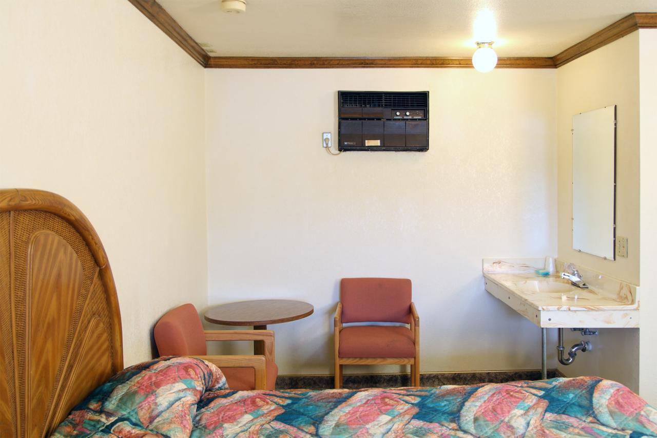 Dove Creek Inn Εξωτερικό φωτογραφία