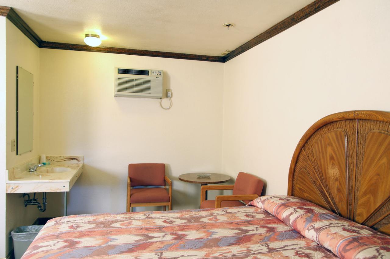 Dove Creek Inn Εξωτερικό φωτογραφία
